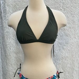 Two Piece Bikini Set top and bottom with tropical print in Size Small